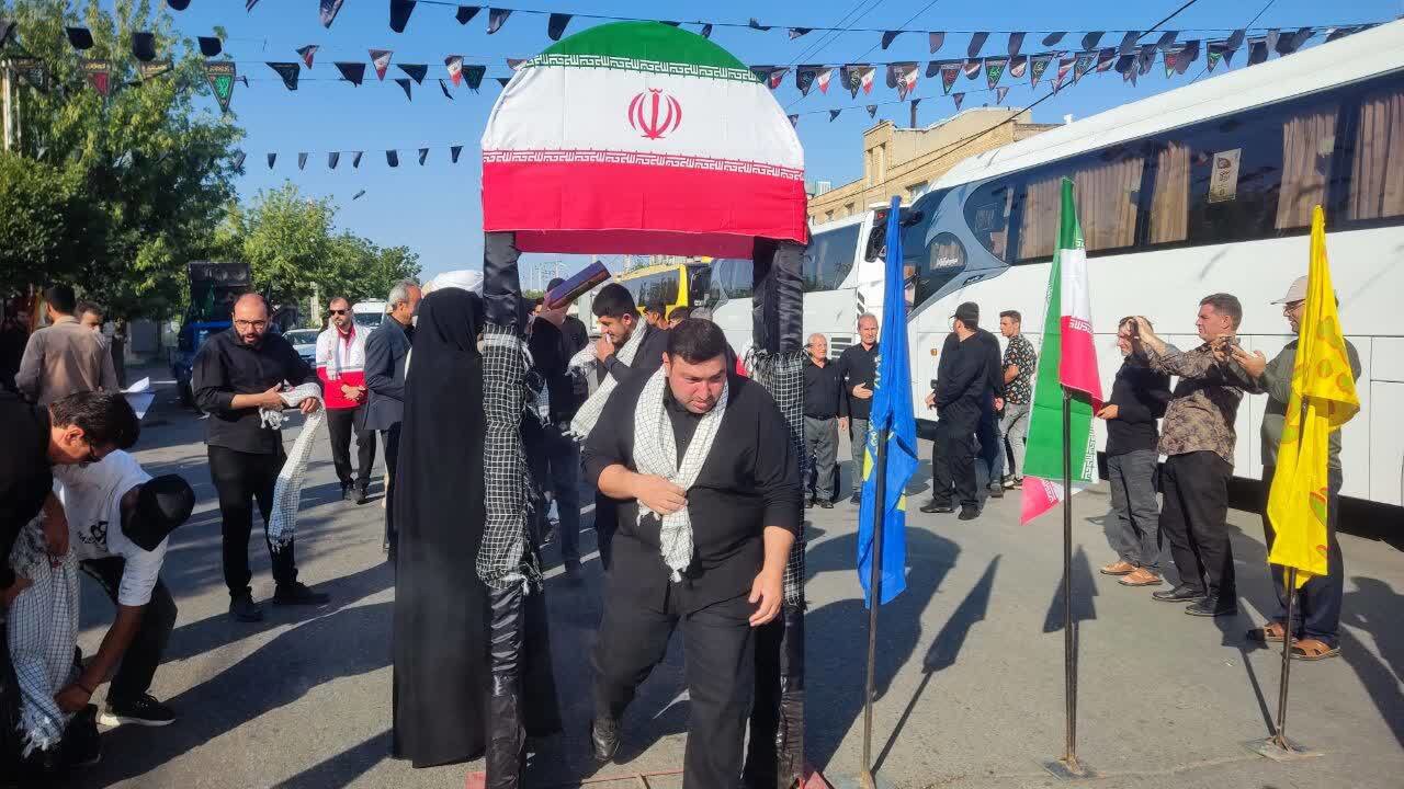 اعزام ۲۸۰ زائر بوکانی به تهران برای بدرقه پیکر رهبر شهید