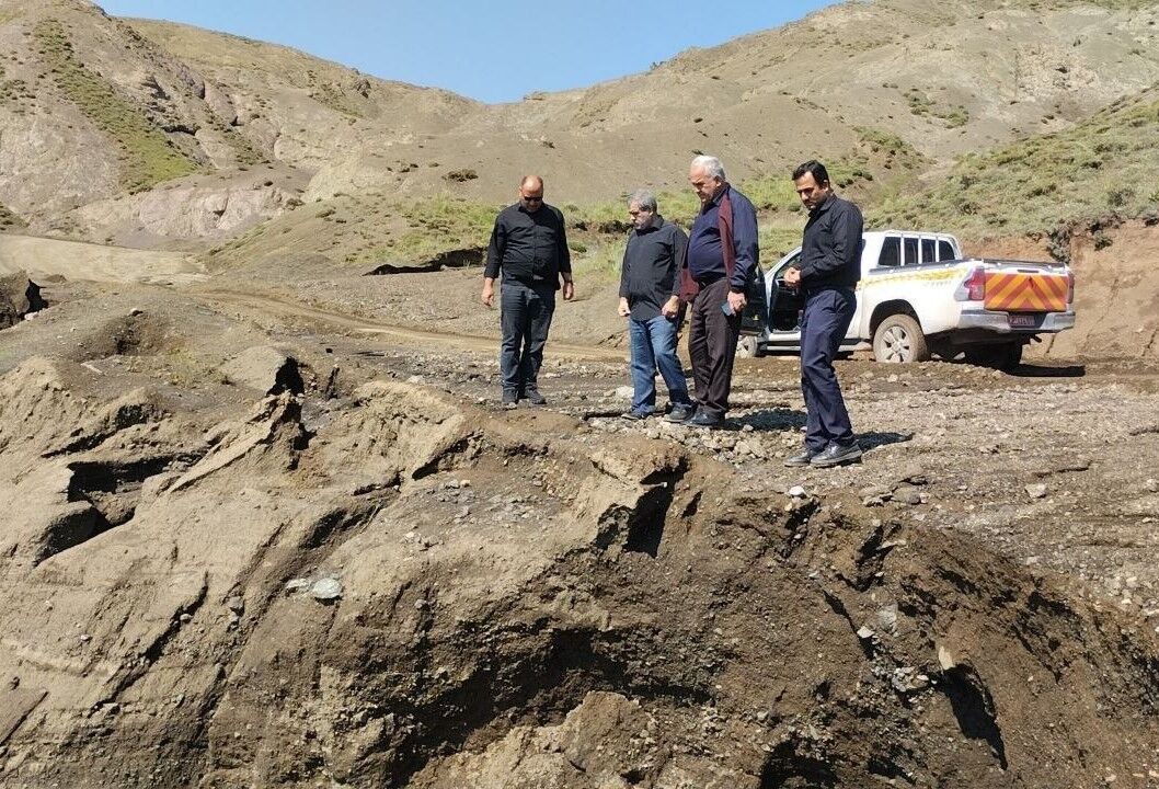 خسارت ۱۰۰ میلیارد ریالی سیلاب به محور کوهستانی الند خوی؛ مسیر ارتباطی بازگشایی شد