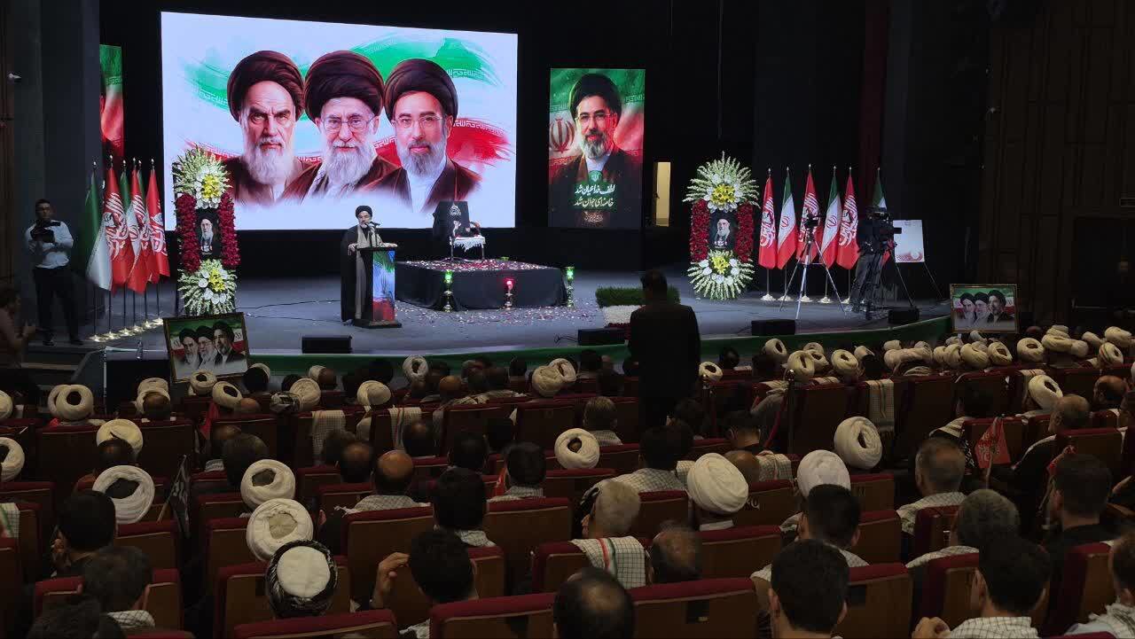 ارومیه میزبان گردهمایی بزرگ علمای شیعه و سنی در گرامیداشت یاد و نام رهبر شهید انقلاب
