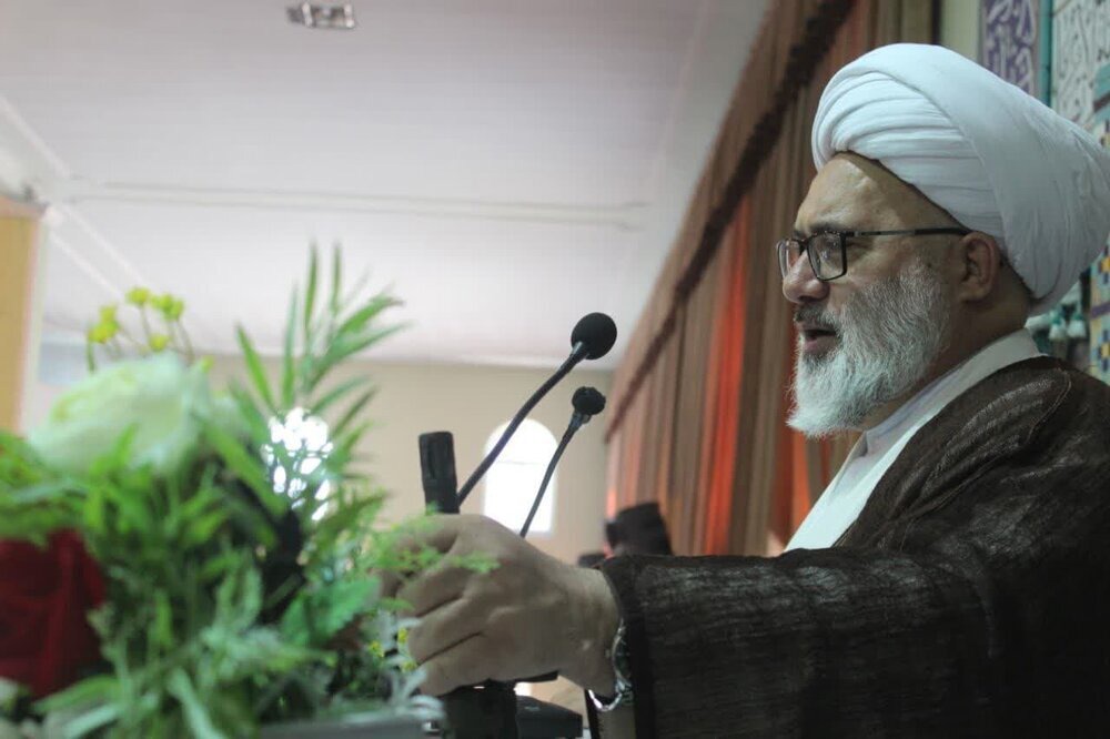 امام جمعه میاندوآب: مقاومت و تقویت اراده‌ها ثمره خون امام شهید است