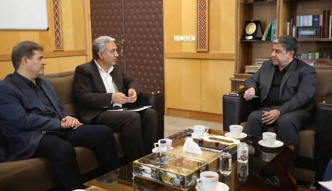 راه‌اندازی قطار مستقل به تهران و قطار ۴ ستاره درجه یک به مشهد
