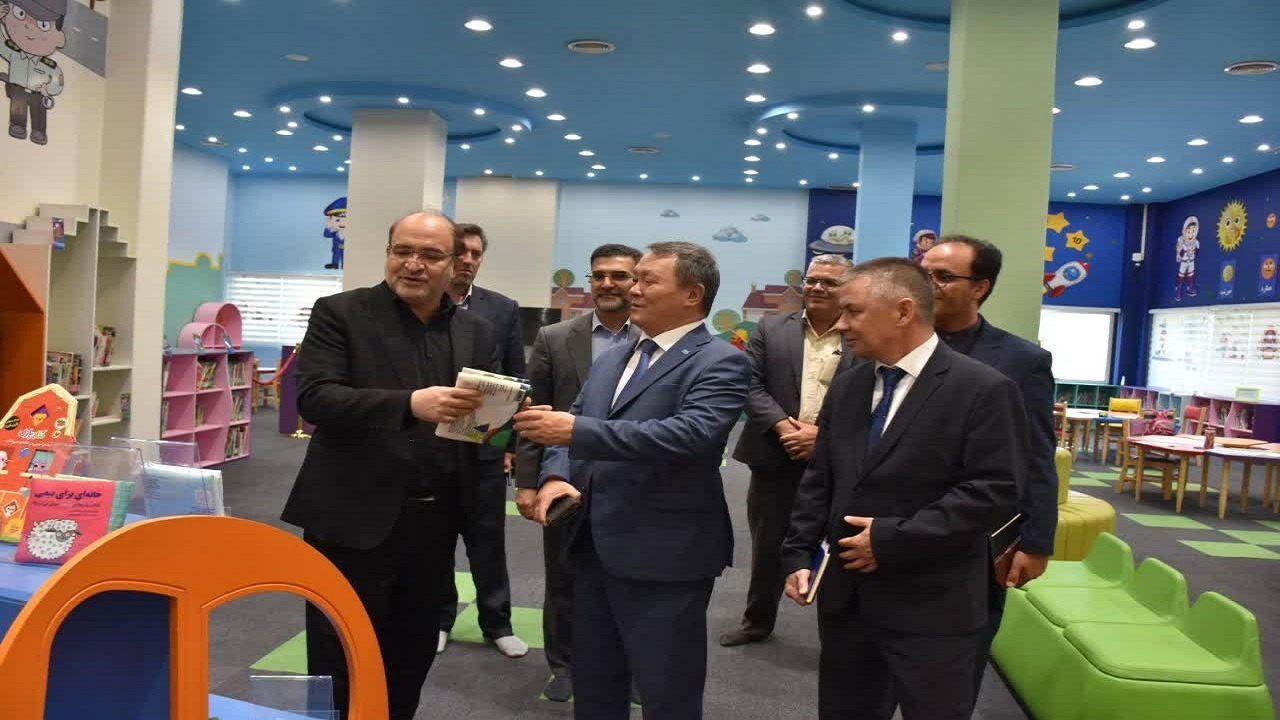 کتابخانه مرکزی تبریز بستر ارزشمندی برای گسترش دیپلماسی فرهنگی میان ایران و قزاقستان