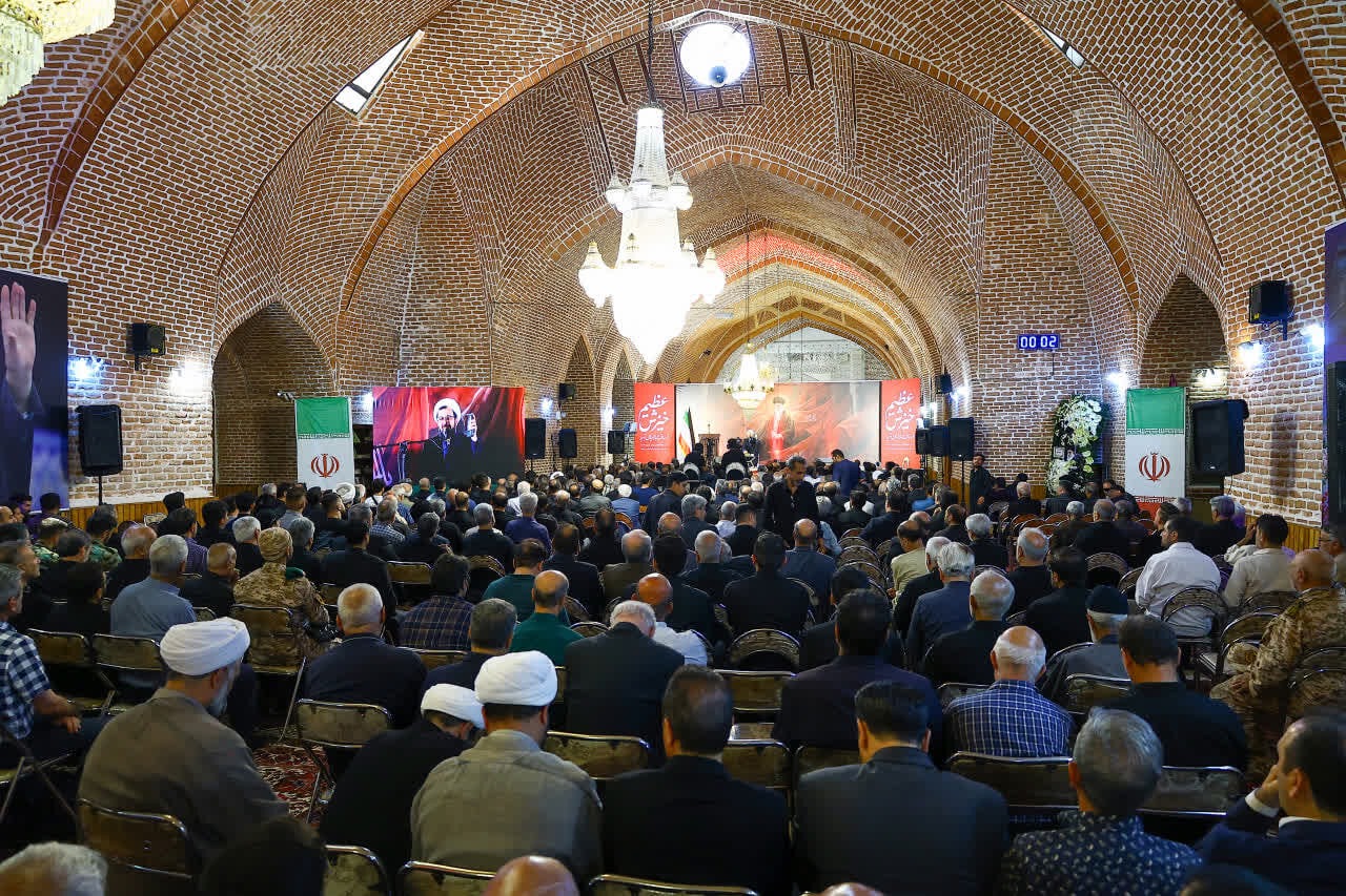 مراسم خونخواهی رهبر شهید در تبریز با حضور گسترده بازاریان و اقشار مردم