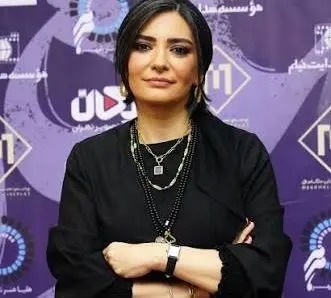 جادوی گردنبندهای طلایی در استایل لیندا کیانی