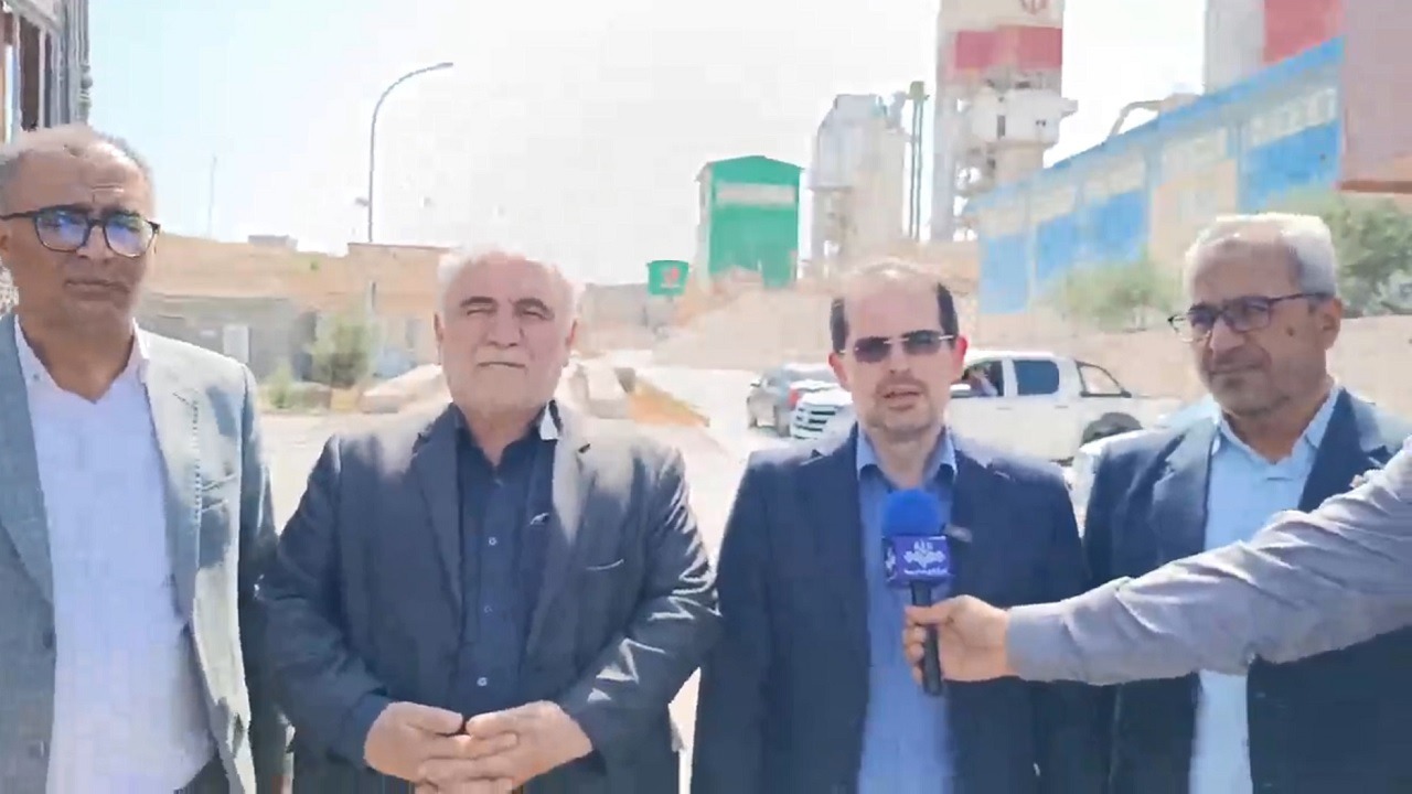بازدید معاون وزیر صمت از شهرک‌های صنعتی اهر و هریس