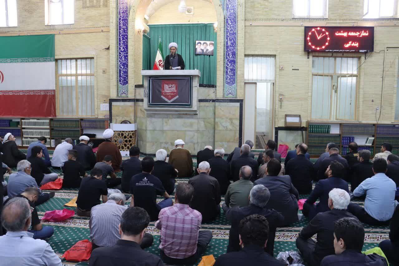 تأکید امام جمعه خوی بر بصیرت تاریخی، مقاومت و حفظ اتحاد ملی