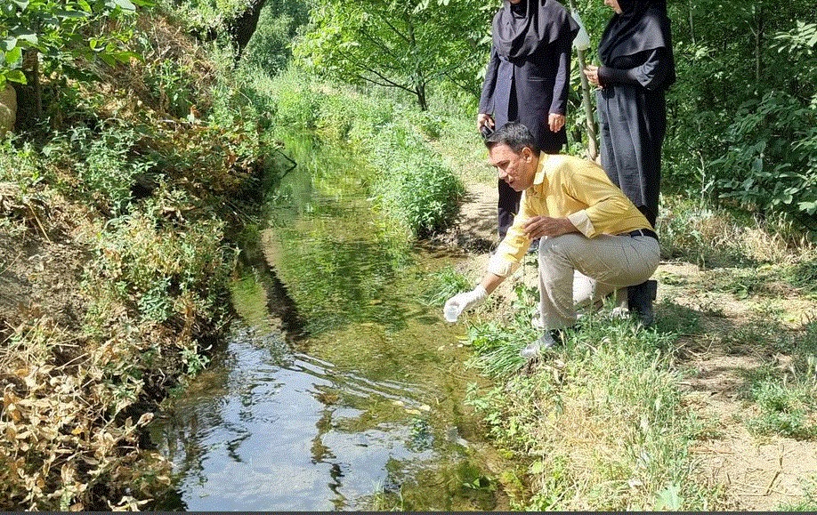 نمونه‌برداری از مناطق مشکوک به آبیاری با فاضلاب در سردشت و میرآباد