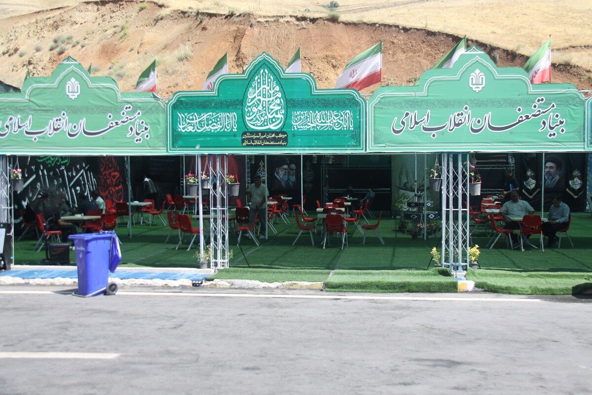 سفره بنیاد مستضغفان در تمرچین پیرانشهر با روزانه هفت هزار پُرس غذای گرم