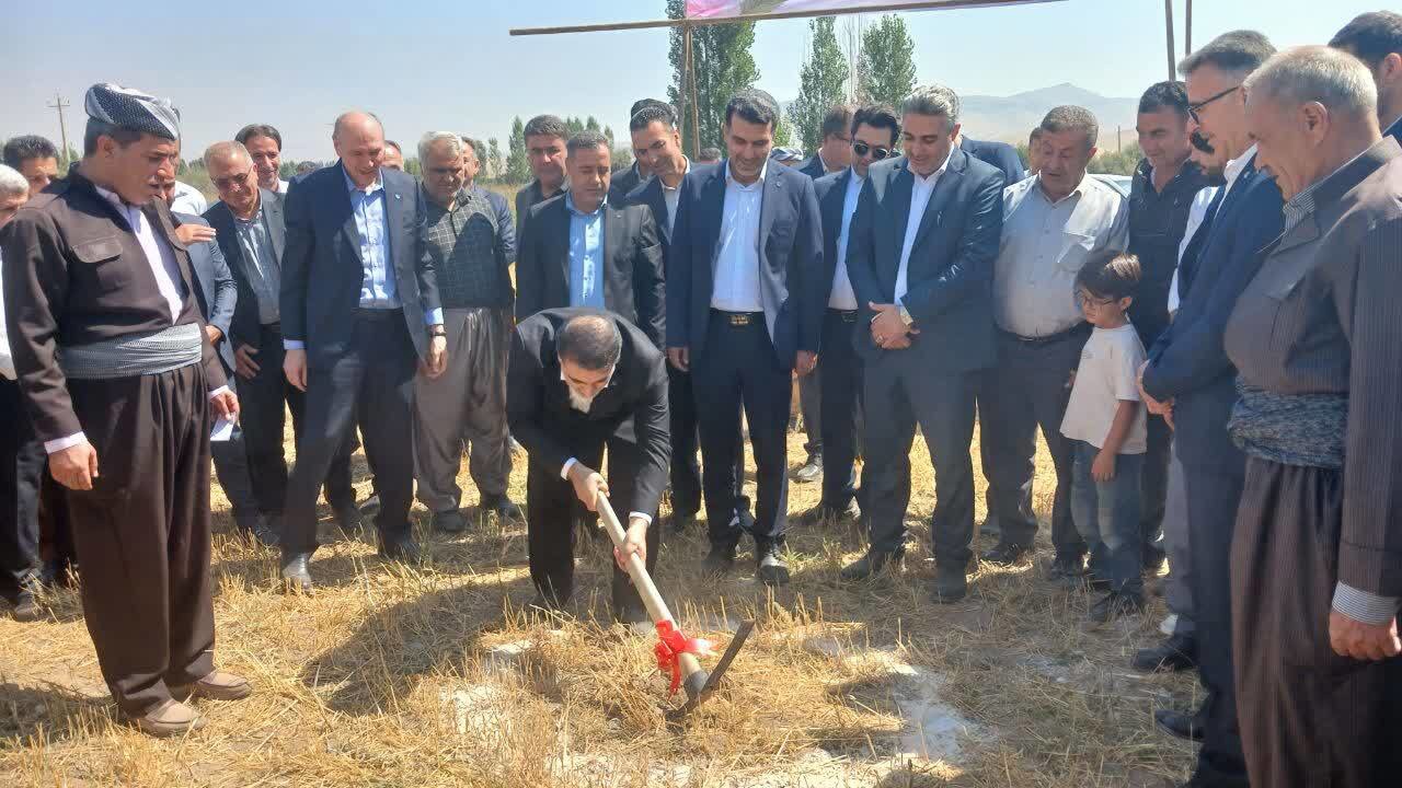 آغاز ساخت دوباب زمین ورزشی فوتبال درمنطقه سیلوانای ارومیه