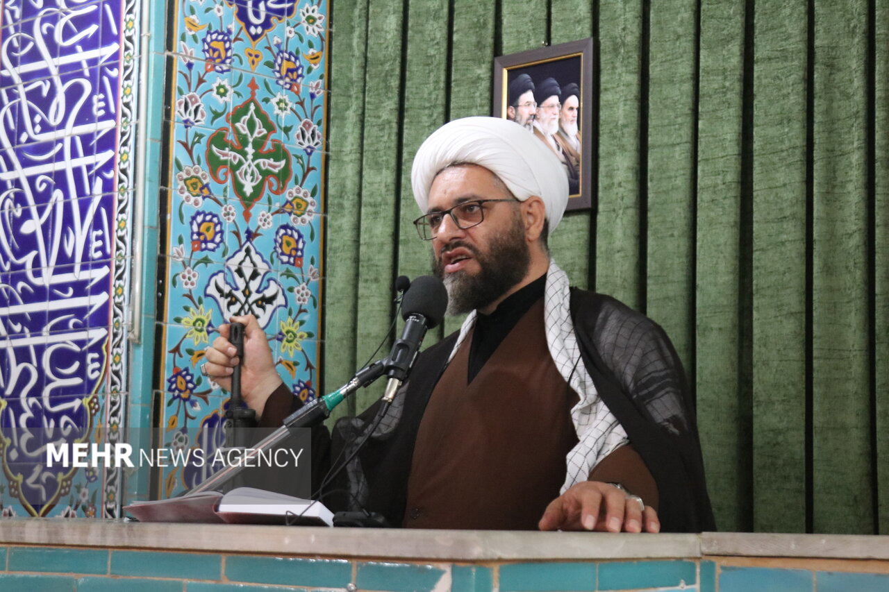 امام جمعه اهر: سیره قائد شهید تفسیر عملی قرآن در حکمرانی بود