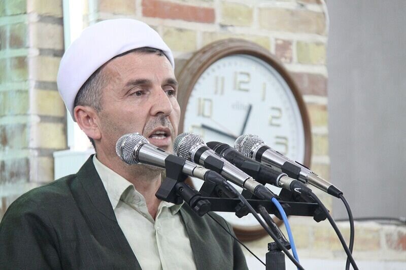 امام جمعه مهاباد: رفع مشکل مردم اولویت دستگاه‌های اجرایی باشد