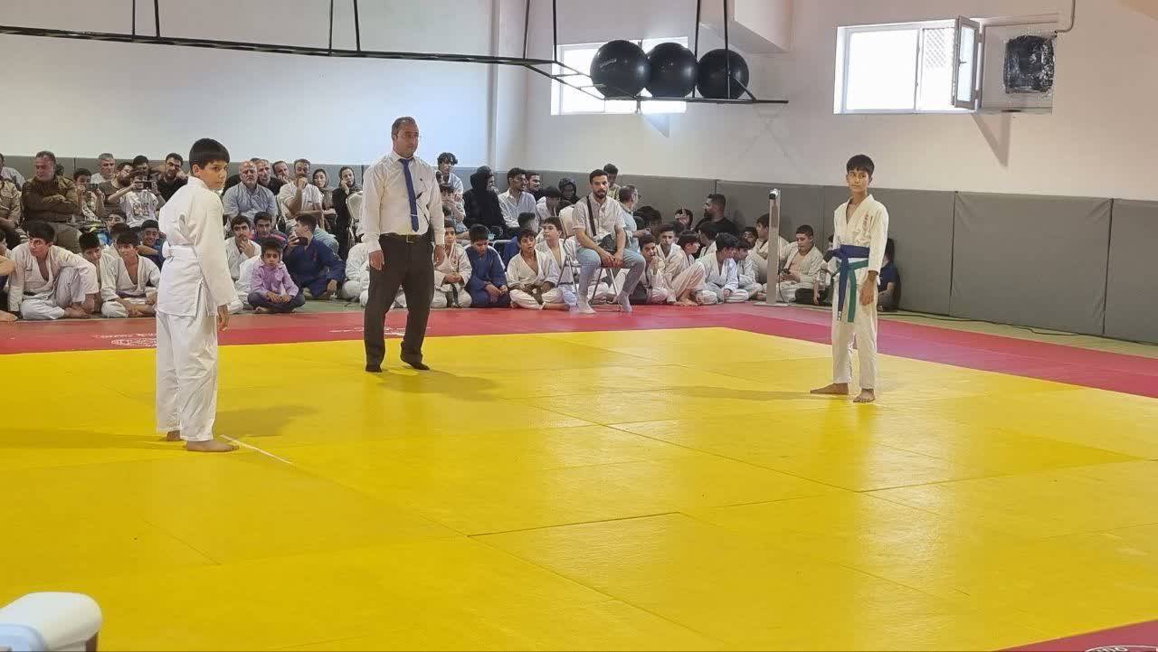 پیام آذری