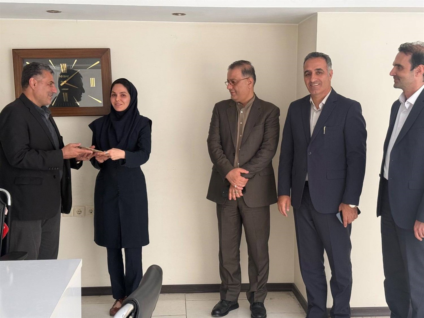 تقدیر  شرکت توزیع نیروی برق از کارشناس بیمه دی  البرز
