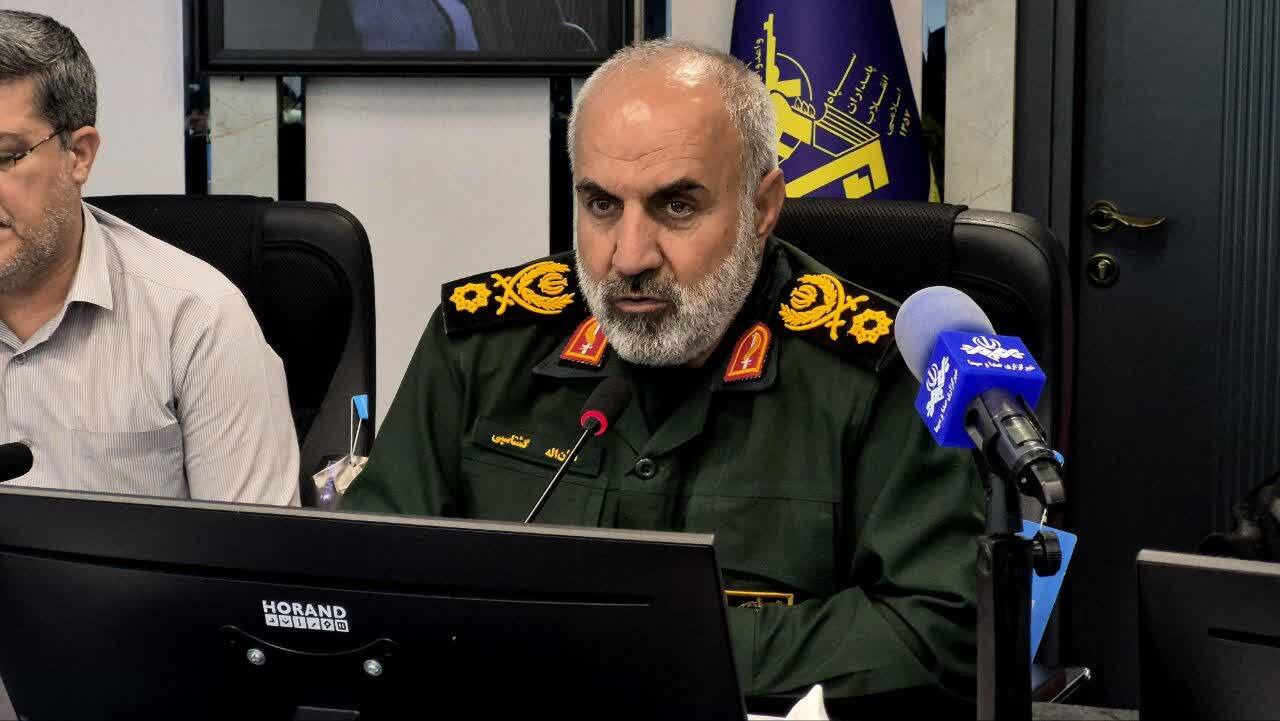 تا تنبیه کامل متجاوز دفاع همه جانبه از این مرز و بوم را ادامه می‌دهیم