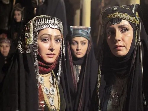 استایل خوشرنگ الهام حمیدی، بازیگر مختارنامه، در هلند