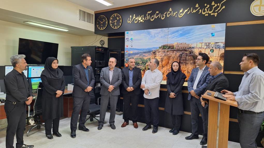 تجلیل مدیرکل صدا و سیمای آذربایجان‌غربی  از گزارشگران هواشناسی