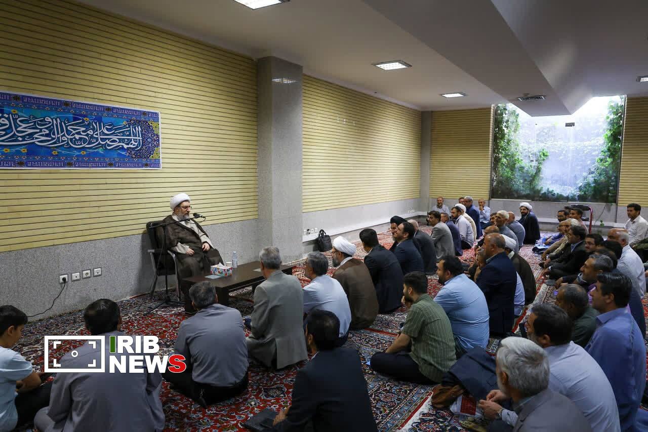 لزوم اقامه نمازِ اثرگذار و جذاب‌سازی فضا‌های دینی برای جوانان
