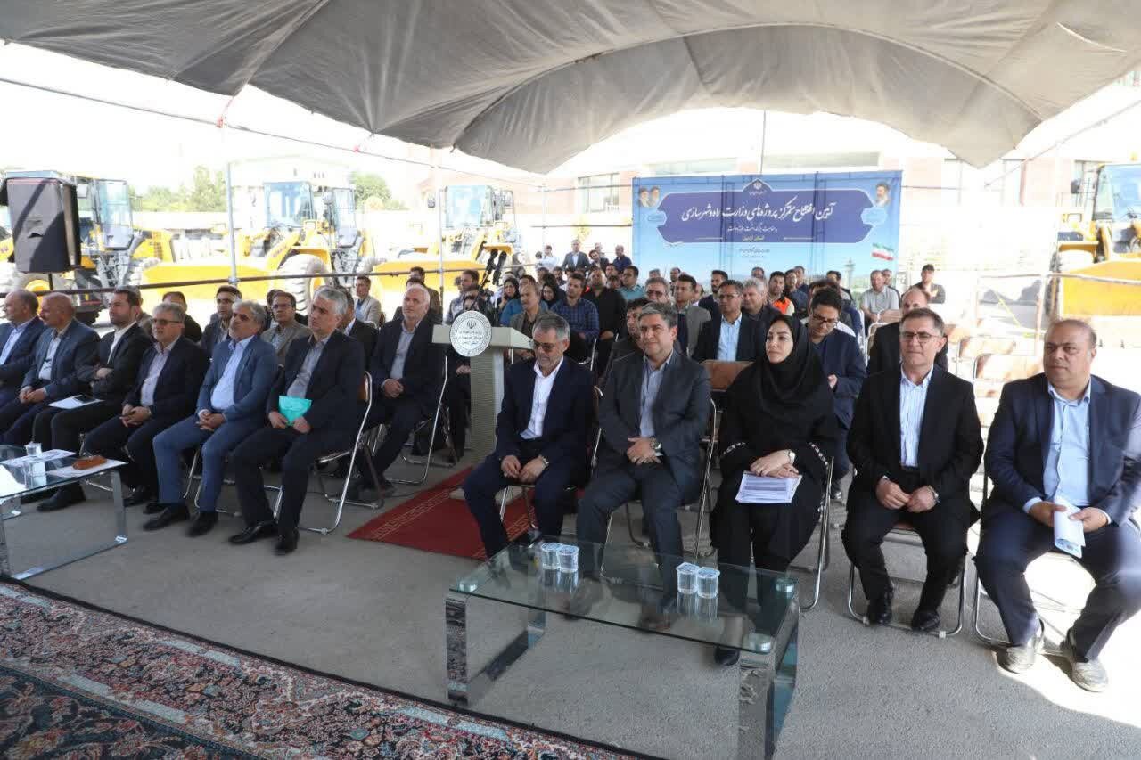 افتتاح۶۰۰۰میلیارد تومان پروژه عمرانی حوزه راه و شهرسازی در اردبیل