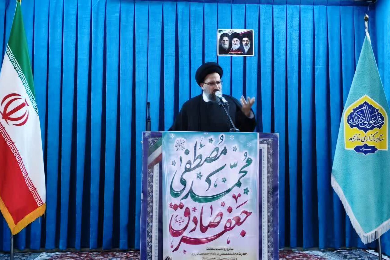 امام جمعه سراب: اصلاح فرهنگی جامعه نیازمند مسئولیت‌پذیری همگانی است