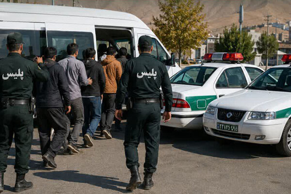 جمع آوری ۱۷ تبعه غیرمجاز در میانه