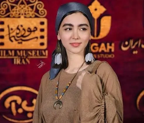 برف بازی نیکای سریال پایتخت و همسرش