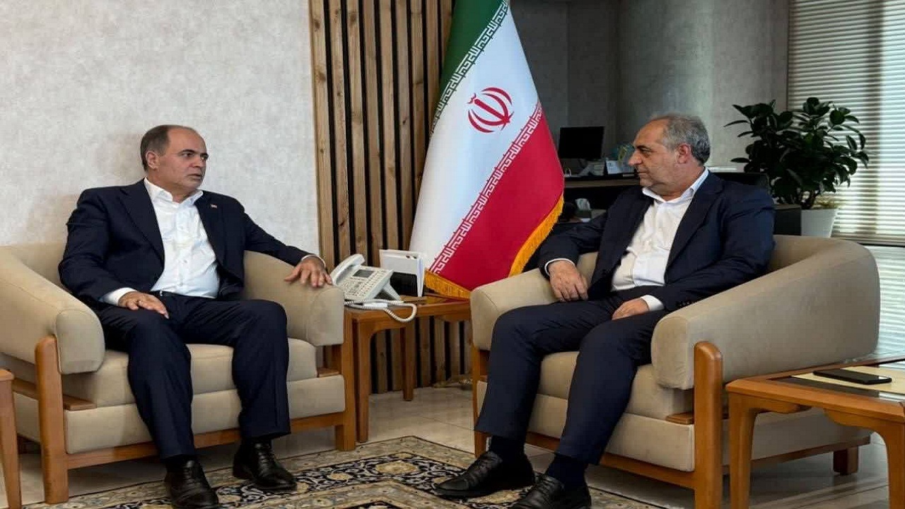 پیام آذری