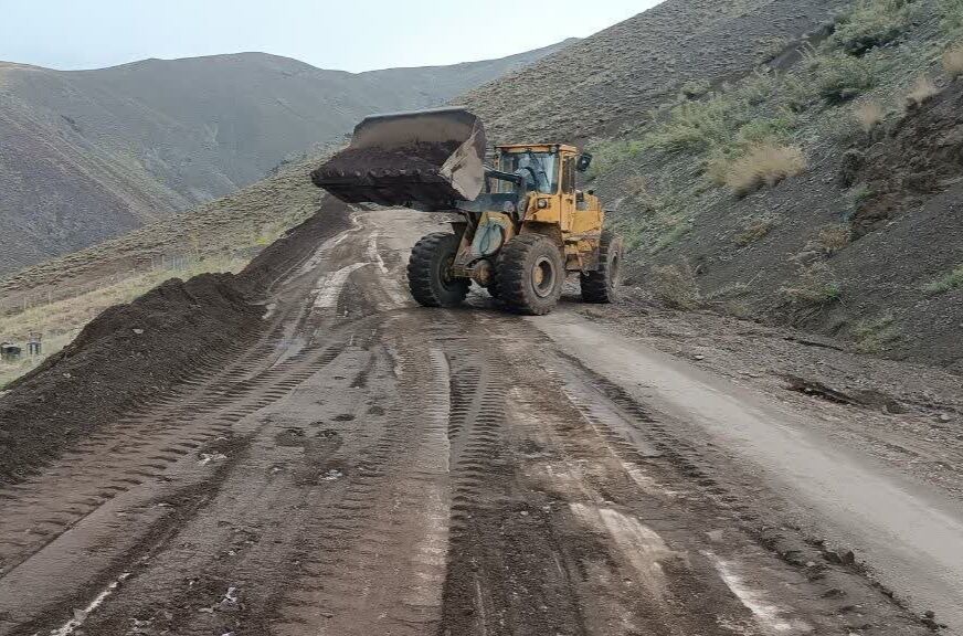 سیلاب در الند خوی یک فوتی بر جای گذاشت؛ بازگشایی محور جنگسر ـ قزل‌آغل