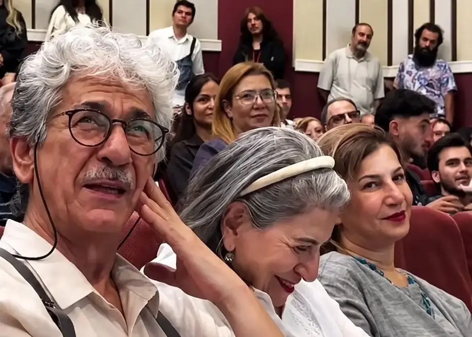واکنش ها به تذکر مادر لیلی رشیدی به او در یک مراسم رسمی/ آن اندازه که این حاشیه ای که احترام برومند ساخت موجب حرف و حدیث شده، خود بزرگداشت شاه‌محمدلو دیده نشده است!/ ویدئو