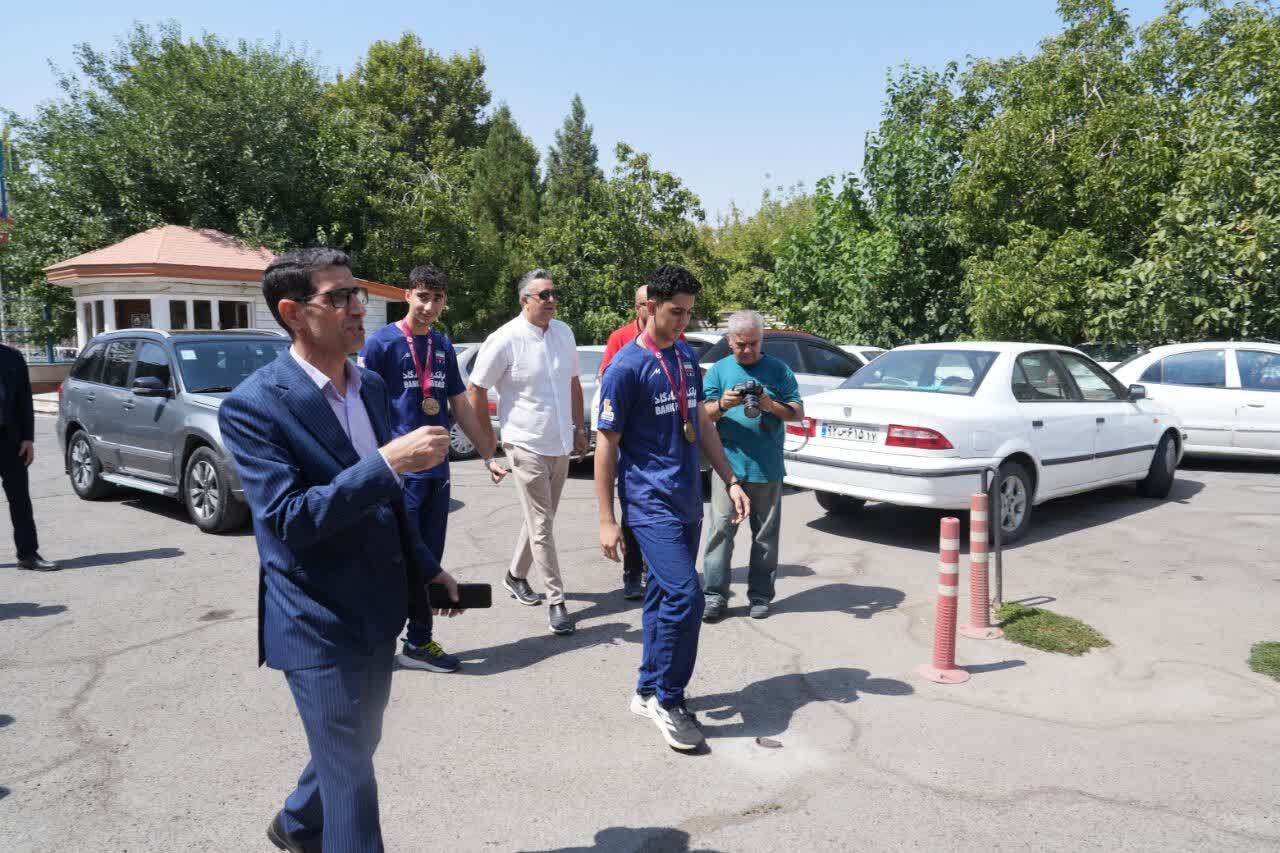 پیام آذری