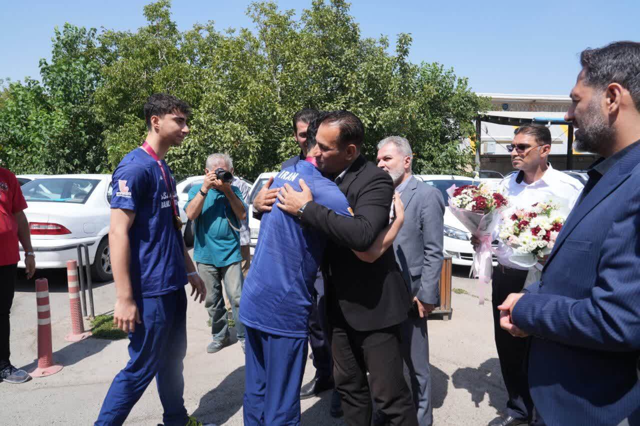پیام آذری