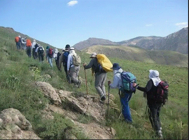 صعود کارگران کوهنورد ۱۰ استان به قله  سرداغی ارومیه