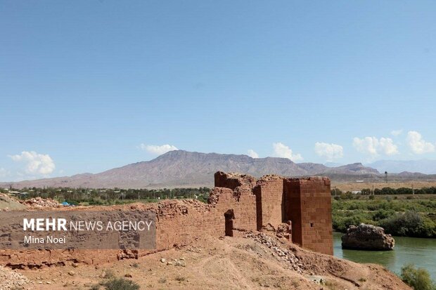 پیام آذری