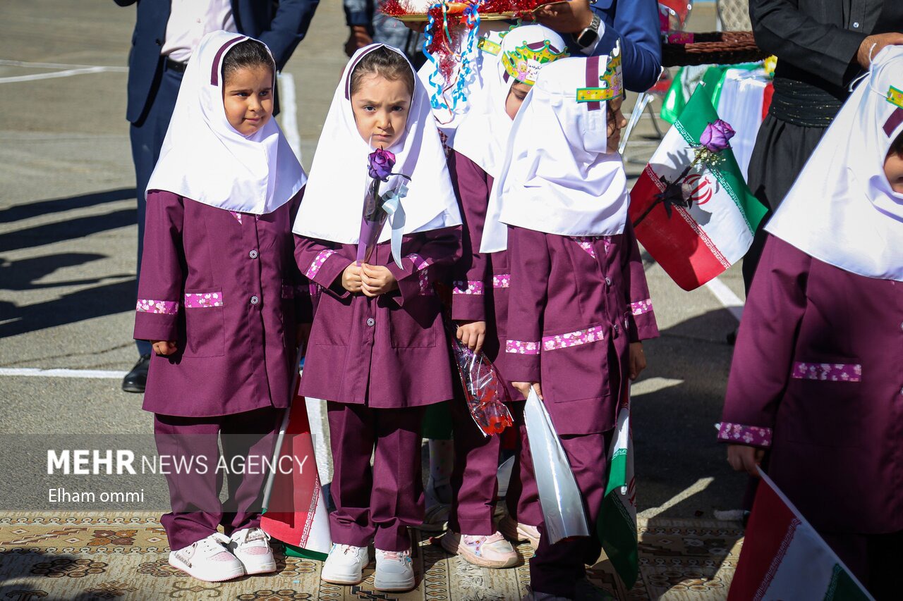 سال تحصیلی با حضور ۷۰۴ هزار دانش آموز در مدارس آذربایجان غربی آغاز شد