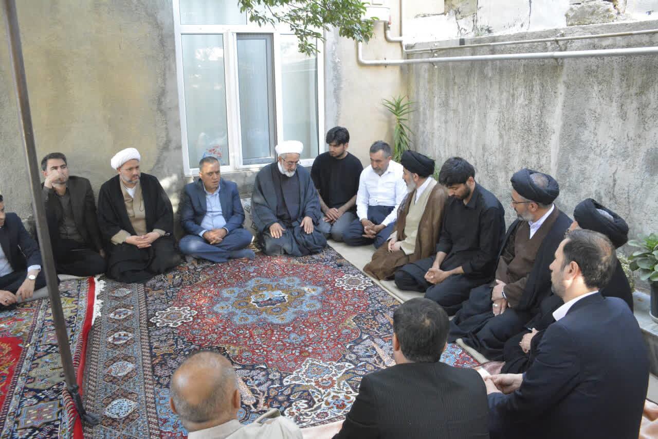 دیدار نماینده ولی فقیه در آذربایجان غربی با خانواده شهید «ماموستا محمد نزهتی» روحانی اهل سنت چیانه پیرانشهر