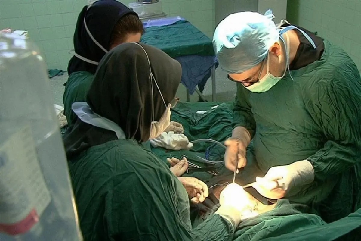 خارج کردن توده ۱۰ کیلویی از شکم یک بیمار در کرج