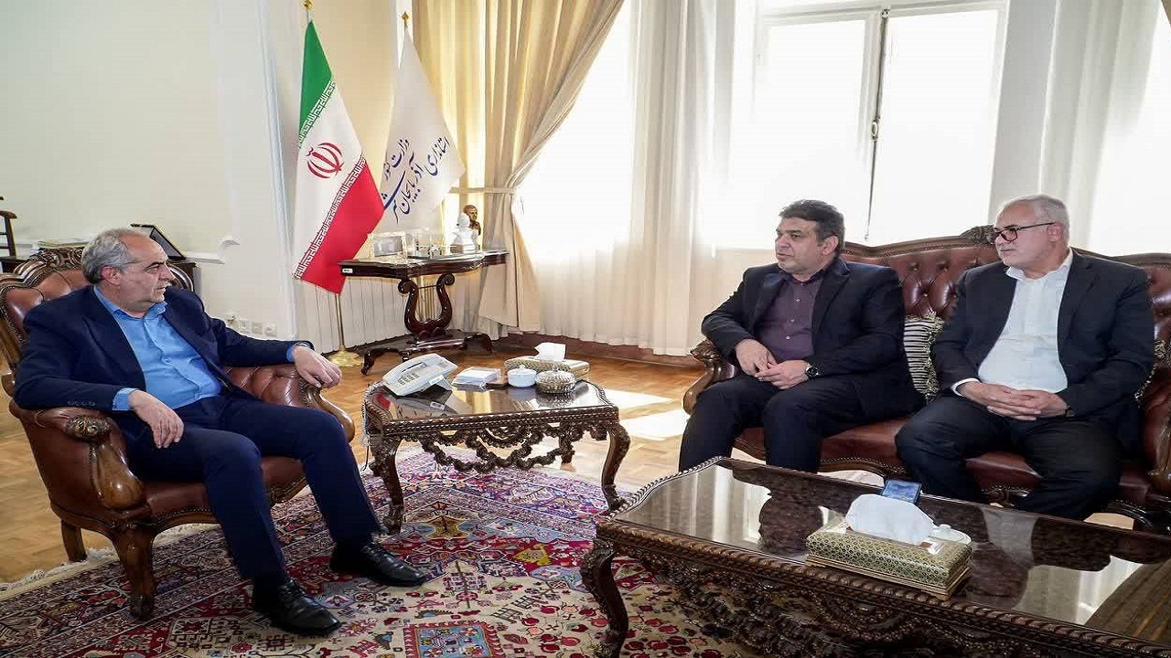 پیام آذری