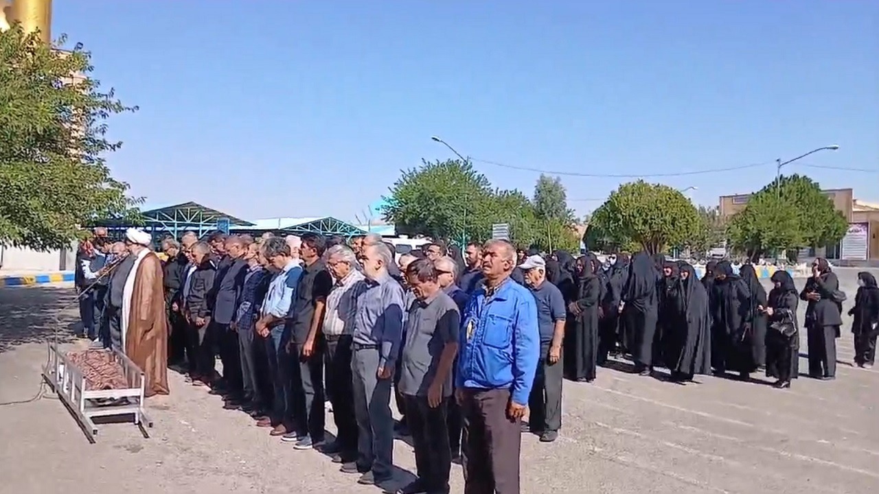 تشییع پیکر مادر شهید بیگلو در میانه