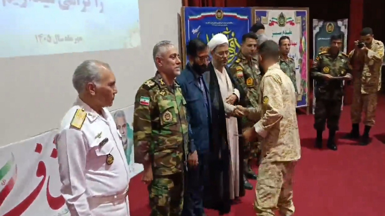 آیین تجلیل از سربازان نمونه پادگان امام رضا مراغه
