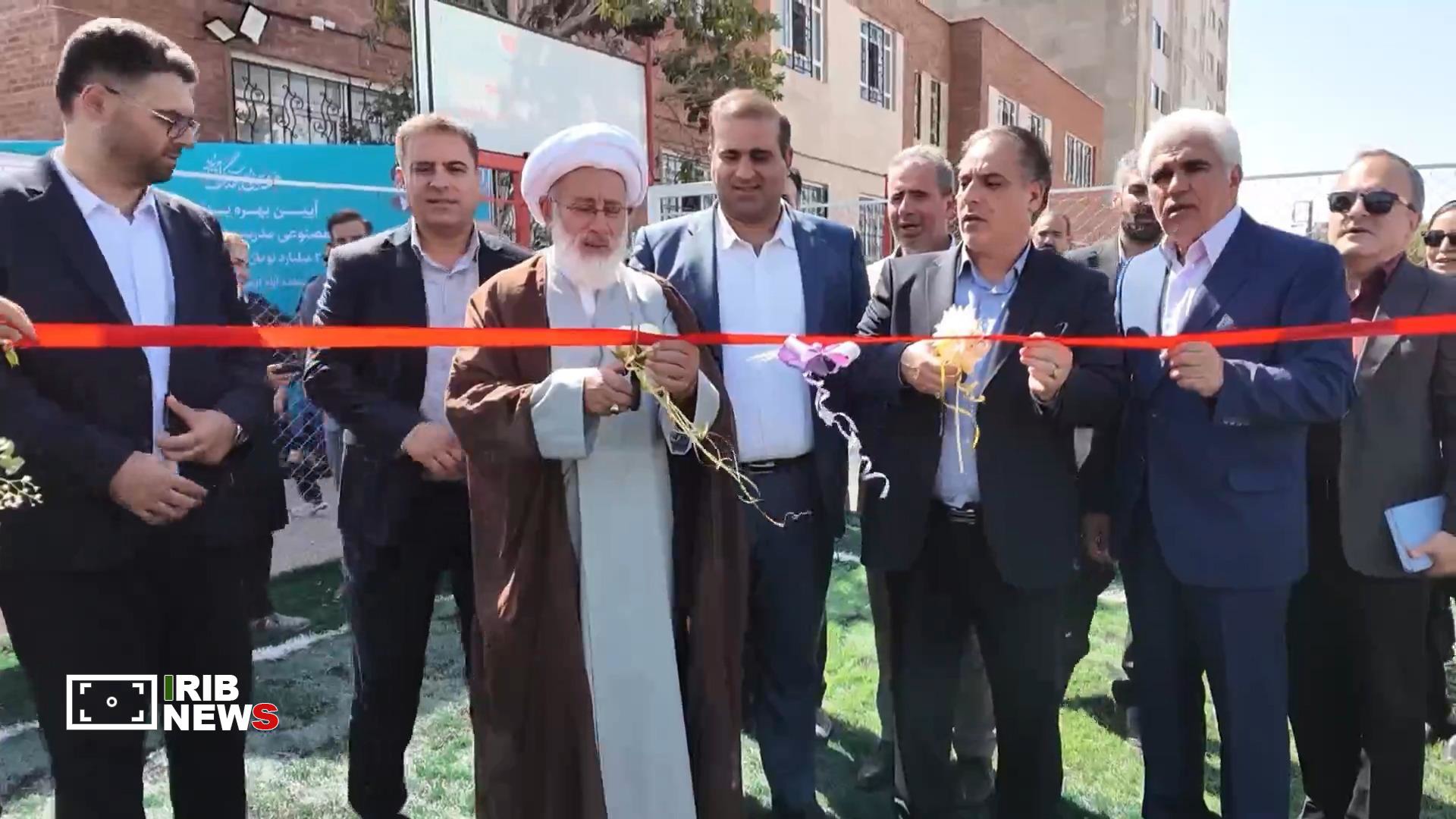 چمن مصنوعی مدرسه دکتر شریعتی جلفا به بهره‌برداری رسید