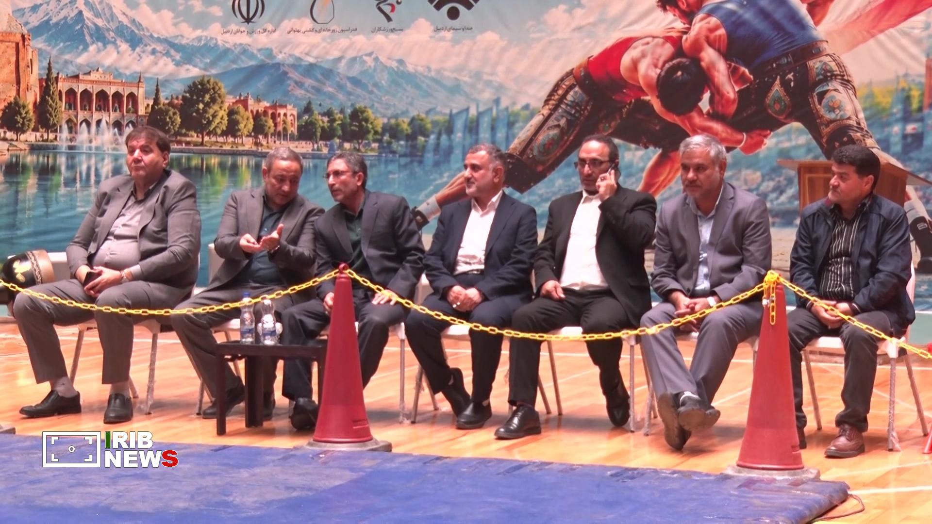 رقابت های کشتی پهلوانی جوانان کشور در اردبیل