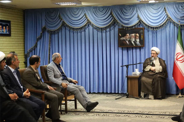 تأکید امام جمعه تبریز بر توسعه فرهنگ غذای حلال