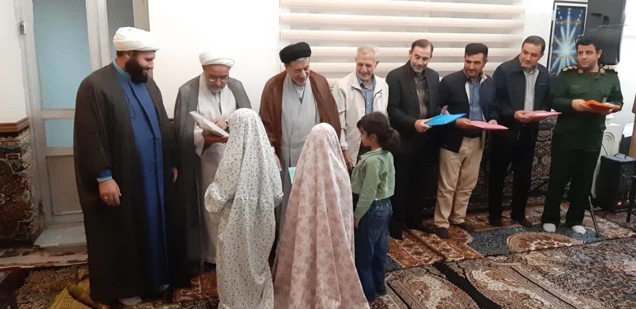 توزیع ۱۵۰ بسته نوشت افزار در میان دانش آموزان نیازمند خوی