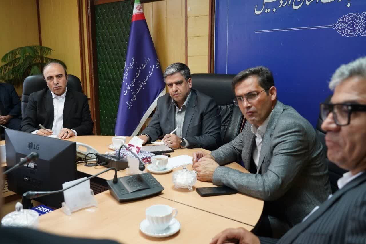تولیدکنندگان پیش‌قراولان جنگ اقتصادی هستند