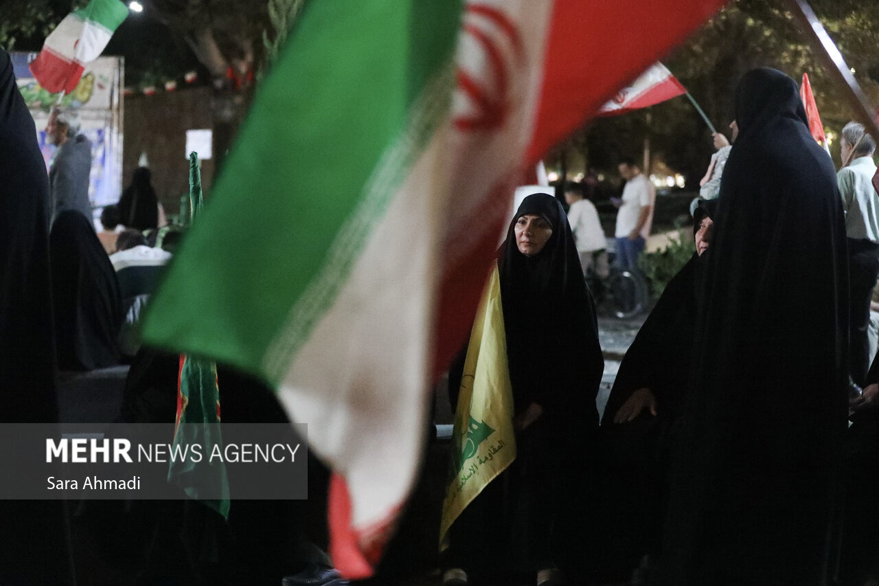 سلماسی ها در شب ۲۳۱ حماسه مقاومت ملی در سنگر خیابان ایستاده‌اند