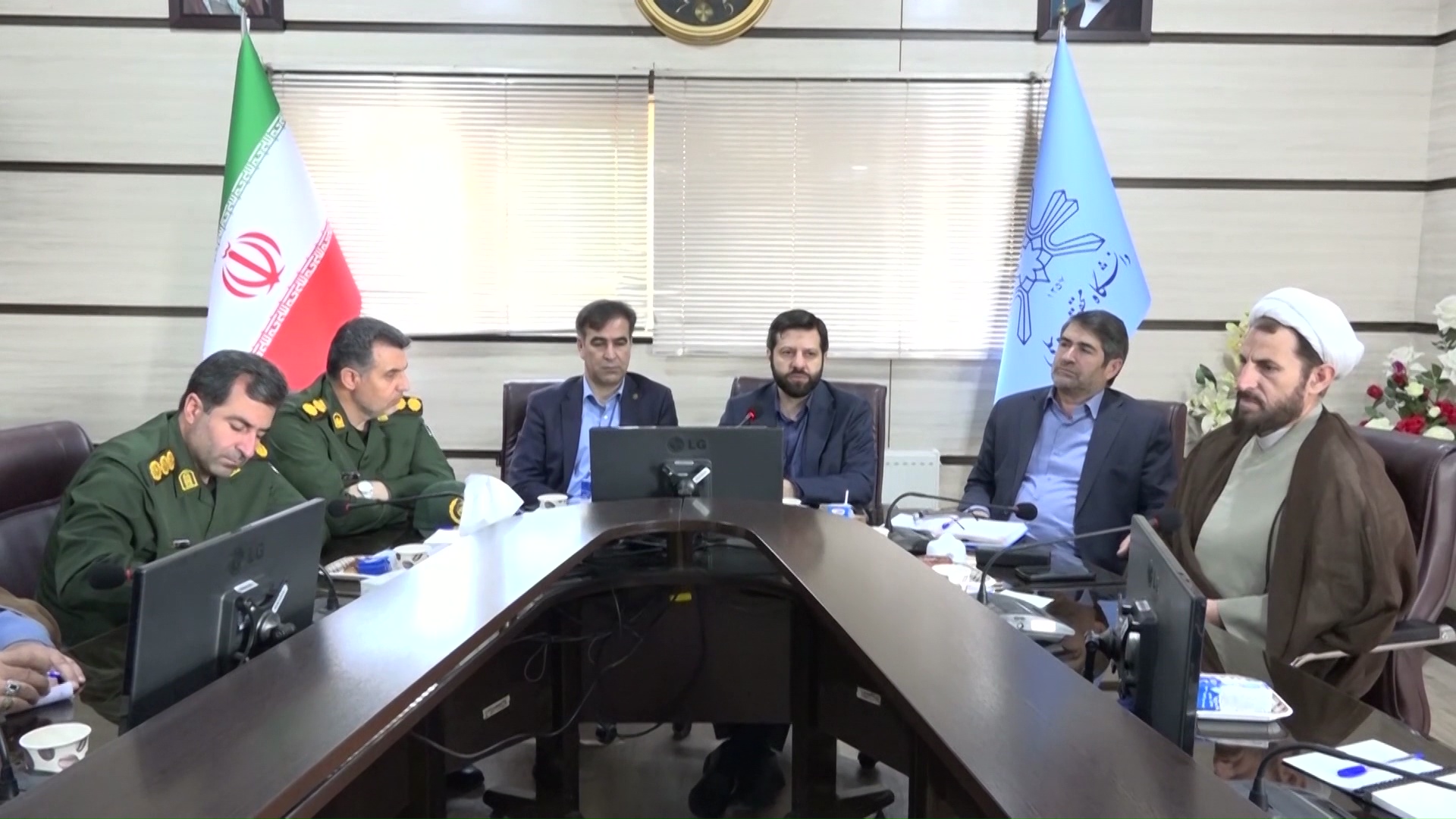 پیام آذری