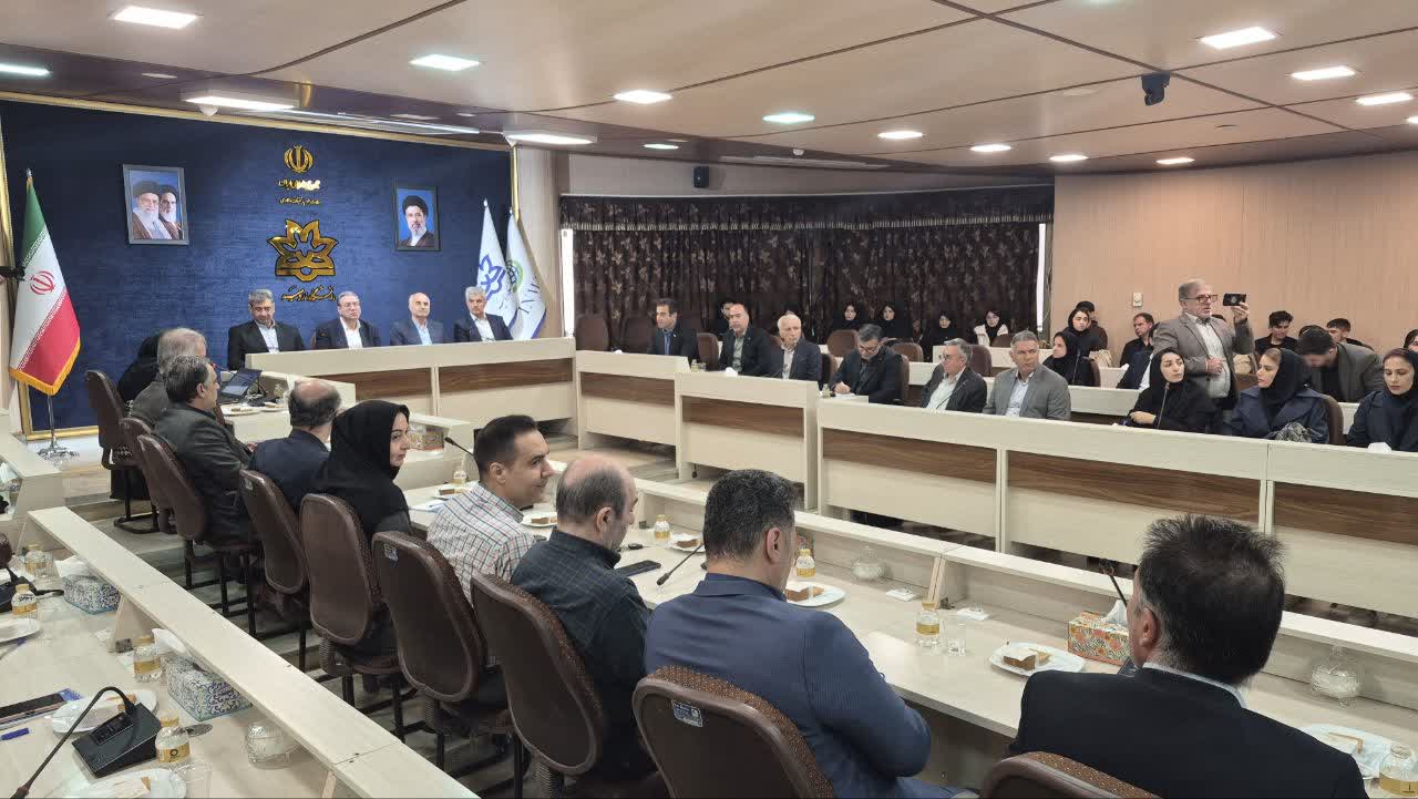 پیام آذری