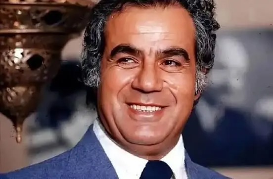 سفر در زمان؛ «ناصر ملک مطیعی و تهمینه» در نمایی از فیلم دوقلوها؛ سال ۱۳۳۸