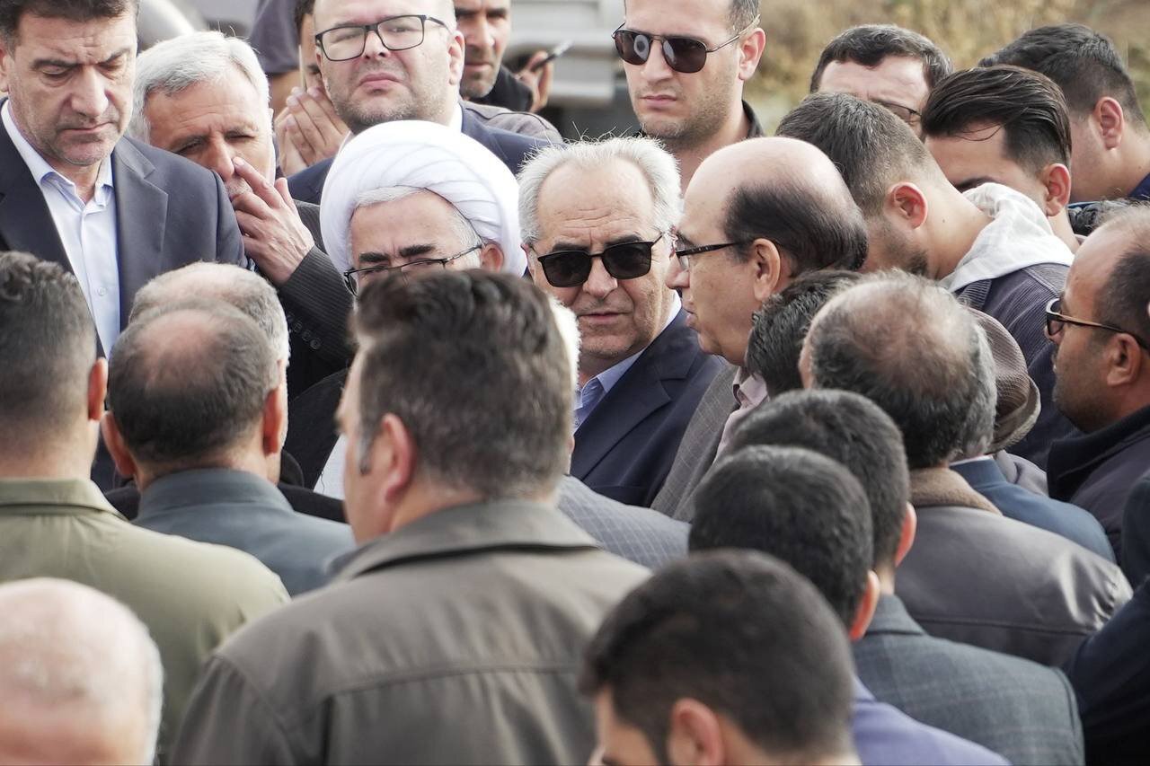 سرمست در جمع اهالی جغناب و المجی: مسائل روستاها از نزدیک بررسی می‌شود