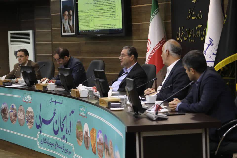 مرز بازرگان ماکو باید به دروازه اقتصادی کشور تبدیل شود