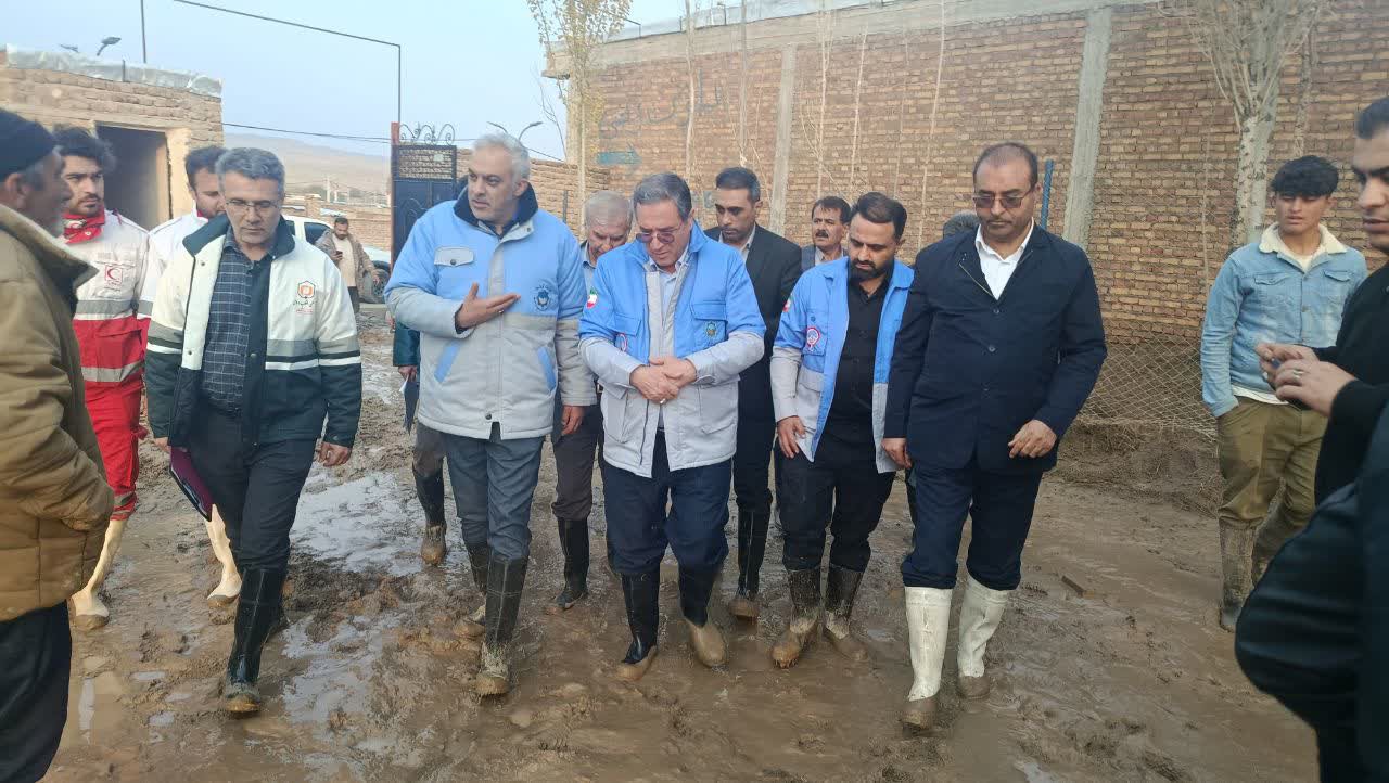 بازدیداستاندار آذربایجان‌غربی ازمناطق سیل‌زده سلماس